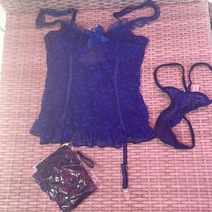 NWT- SHEIN Classic Sexy Floral Lace Frill w/ Garter Corset Bustier Set Size M